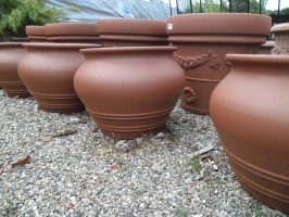 schending Mis God klassieke terracotta plantenbakken | Schouten Tuincreaties